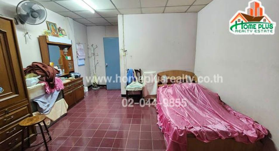 For sale 4 bedrooms retail Space in Bangkok Yai, Bangkok