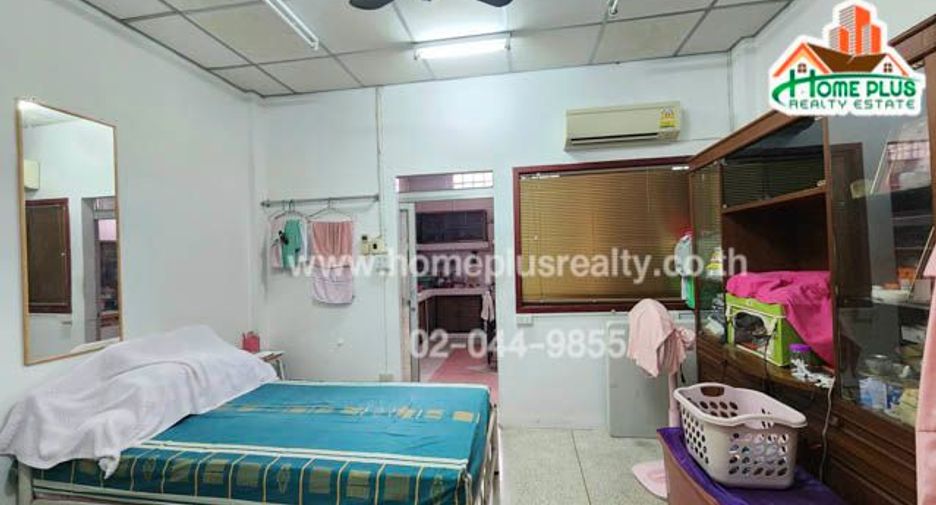 For sale 4 bedrooms retail Space in Bangkok Yai, Bangkok