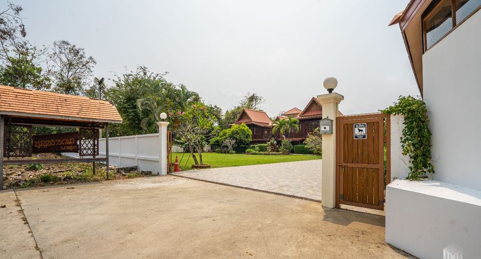 For sale 3 bed villa in San Kamphaeng, Chiang Mai