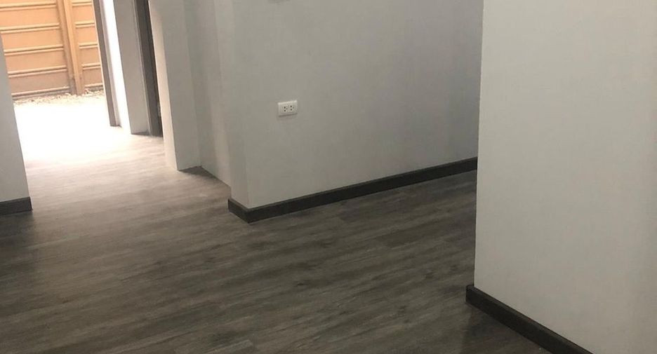 Аренда и продажа 2 спальни офис в Пхра Кханонг, Бангкок