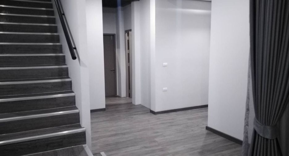 Аренда и продажа 2 спальни офис в Пхра Кханонг, Бангкок