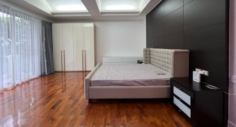 For rent 5 bedrooms house in Watthana, Bangkok
