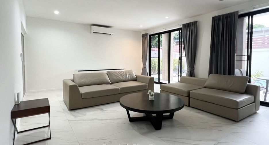 For rent 5 bedrooms house in Watthana, Bangkok