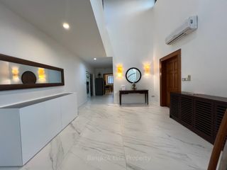 For rent 5 bedrooms house in Watthana, Bangkok