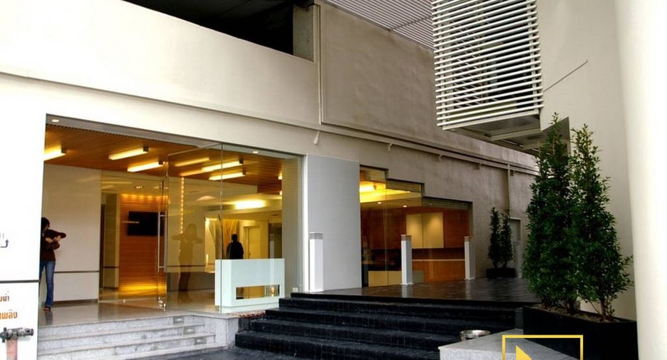 For rent 2 bedrooms apartment in Pathum Wan, Bangkok