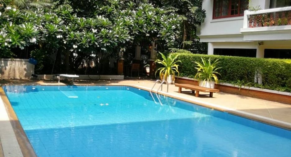 For rent 2 bedrooms apartment in Pathum Wan, Bangkok