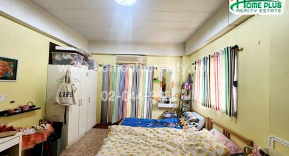 For sale 34 Beds apartment in Mueang Samut Prakan, Samut Prakan