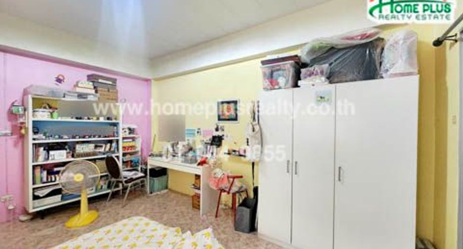 For sale 34 Beds apartment in Mueang Samut Prakan, Samut Prakan