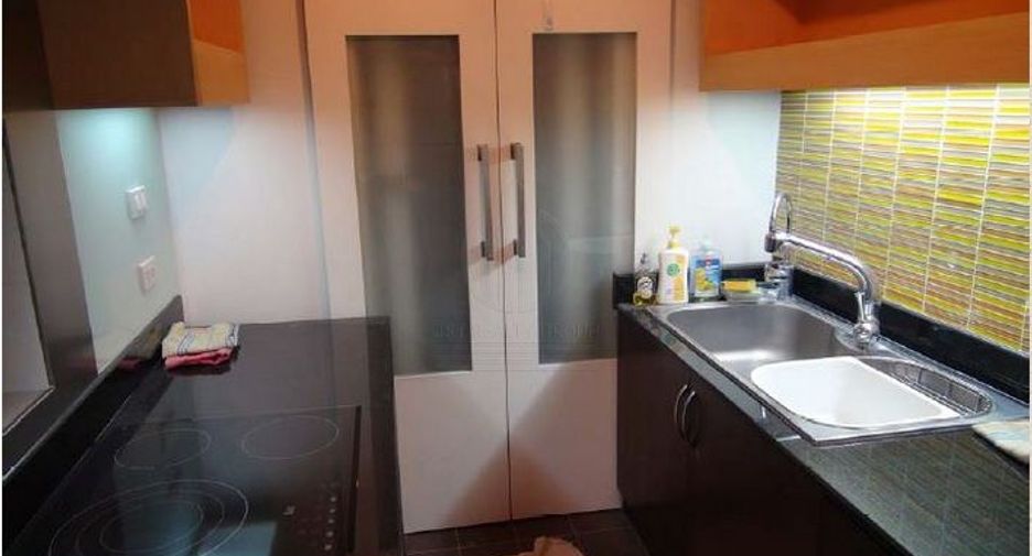 For rent 3 bedrooms condo in Sathon, Bangkok
