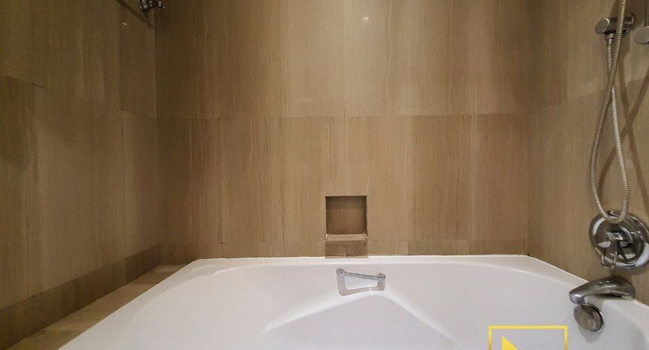 For rent 1 Beds condo in Pathum Wan, Bangkok