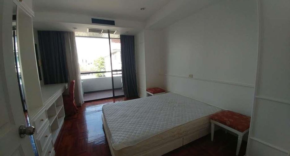For rent 3 bedrooms apartment in Phaya Thai, Bangkok