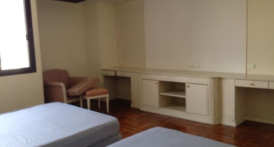 For rent 3 bedrooms apartment in Phaya Thai, Bangkok