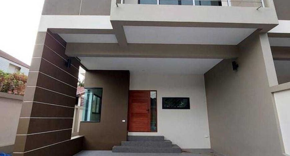 For sale 3 bedrooms townhouse in Mueang Nakhon Sawan, Nakhon Sawan