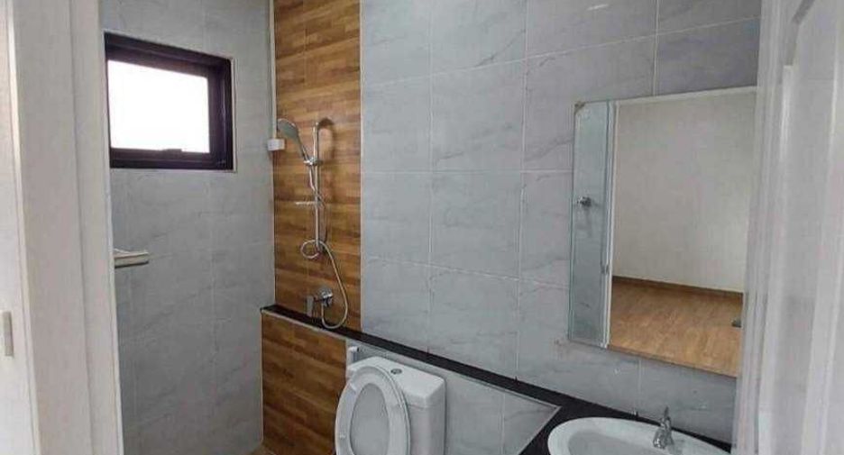 For sale 3 bedrooms townhouse in Mueang Nakhon Sawan, Nakhon Sawan