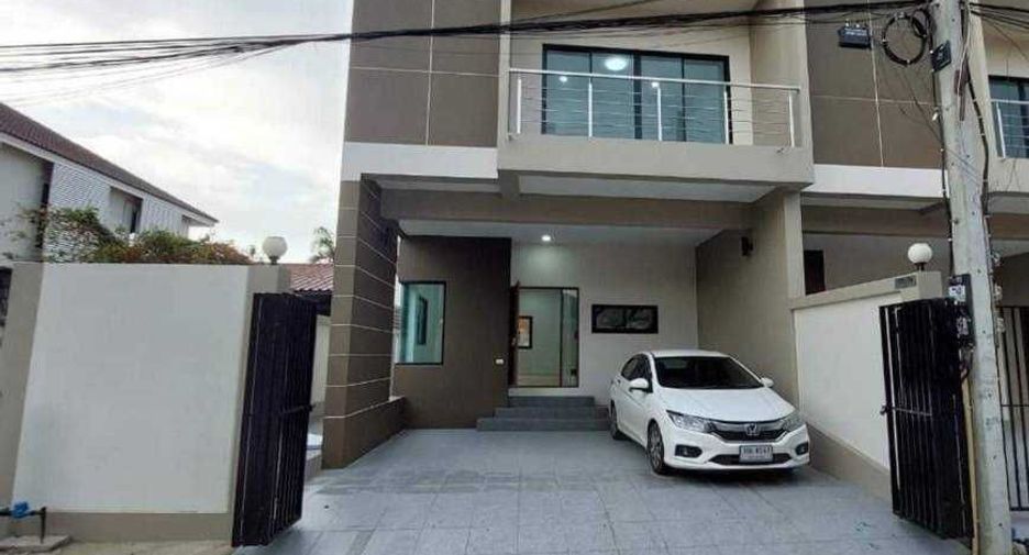 For sale 3 bedrooms townhouse in Mueang Nakhon Sawan, Nakhon Sawan