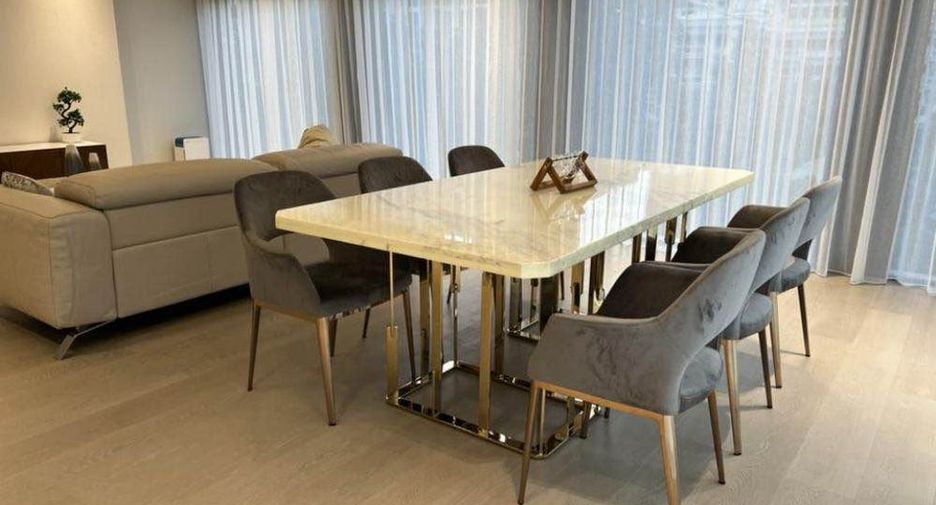 Wohnung zur Miete mit 2 Zimmer in Pathum Wan, Bangkok