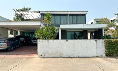 For sale studio house in San Kamphaeng, Chiang Mai