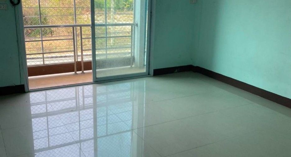 For sale 2 bed retail Space in Nong Chang, Uthai Thani