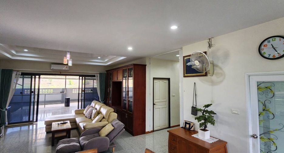 Casa en venta de 4 habitaciones en Bang Lamung, Chonburi