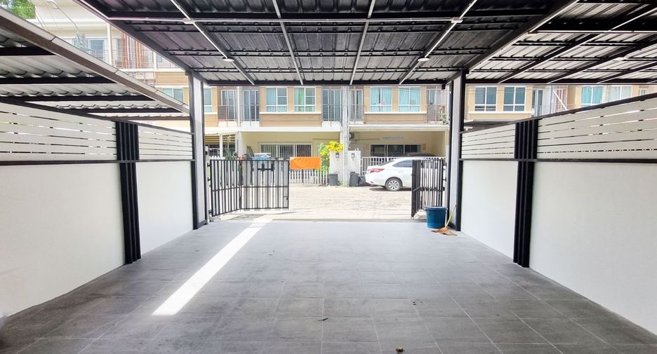 For rent 4 Beds townhouse in Suan Luang, Bangkok
