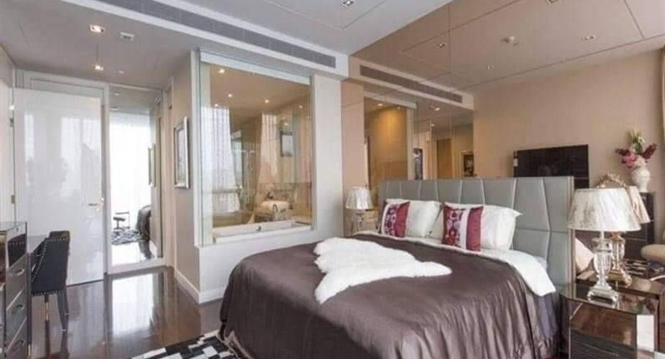 For rent そして for sale 2 ベッドルーム condo in Khlong Toei, Bangkok