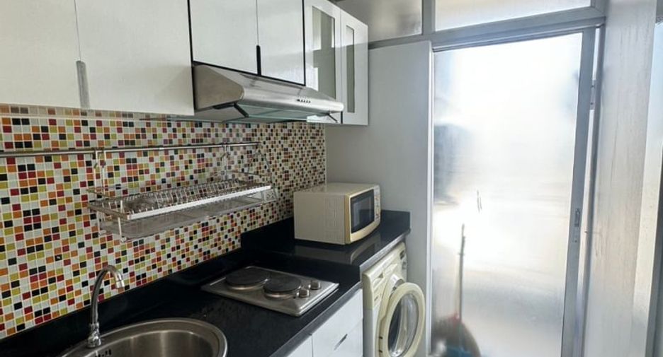 Condo en alquiler de 2 habitaciones en Si Racha, Chonburi