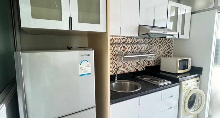 Condo en alquiler de 2 habitaciones en Si Racha, Chonburi