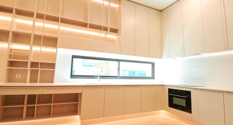 Haus zur Miete und zum Kauf mit 5 Zimmer in Saphan Sung, Bangkok