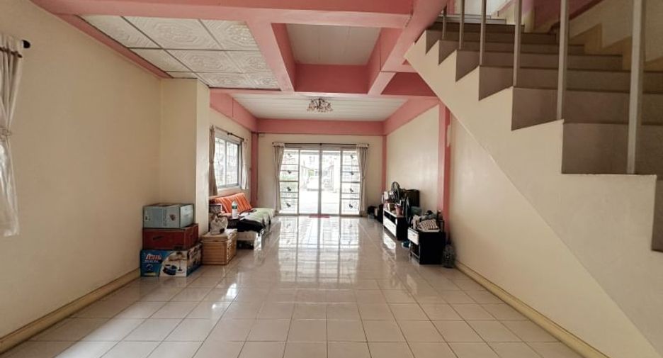 Reihenhaus zum Kauf mit 2 Zimmer in Si Racha, Chonburi