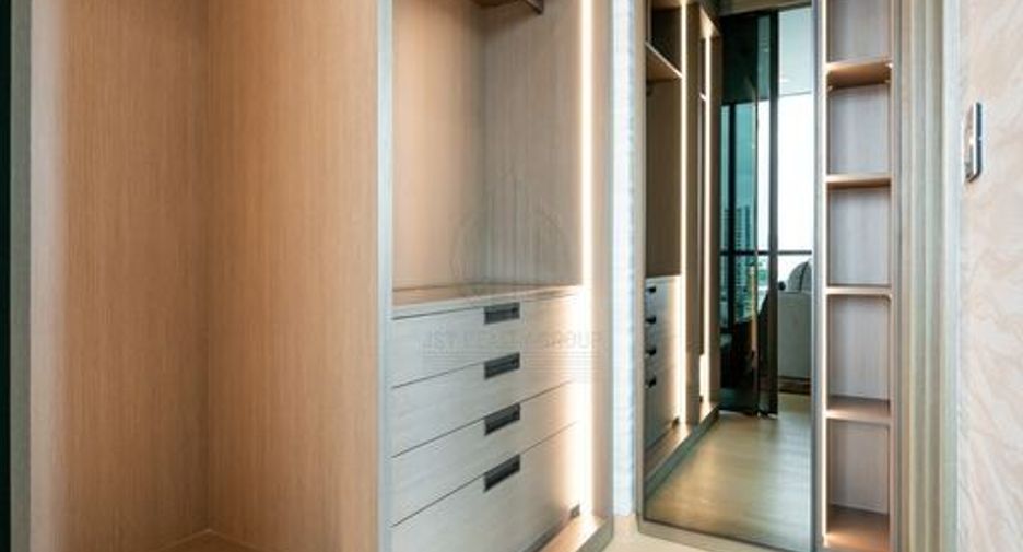 À vendre 2 chambres condo à Watthana, Bangkok