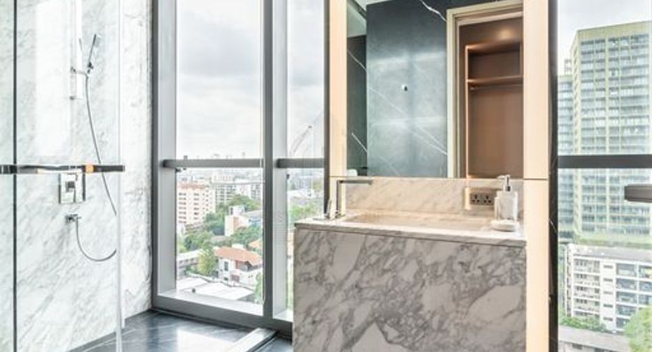 À vendre 2 chambres condo à Watthana, Bangkok