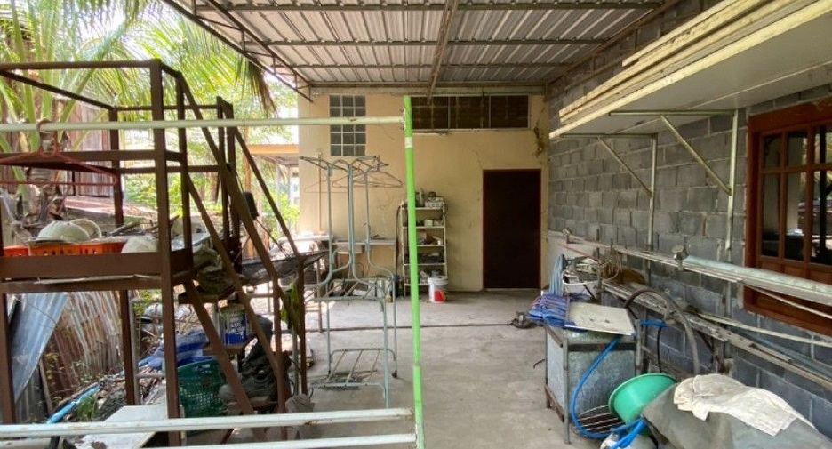 For sale 2 bed retail Space in Chai Badan, Lopburi