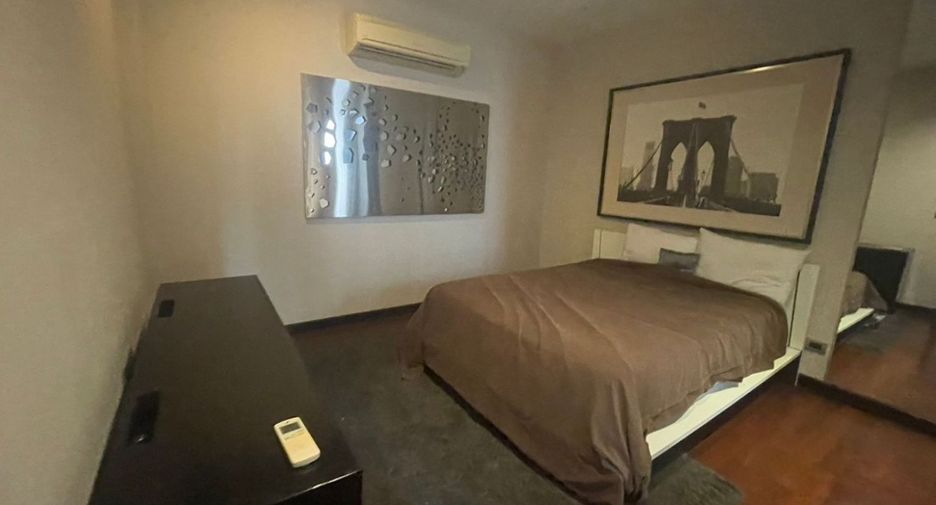 For rent studio townhouse in Watthana, Bangkok