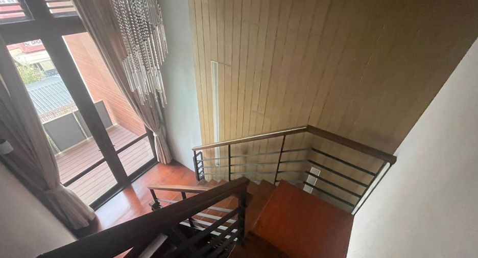 For rent studio townhouse in Watthana, Bangkok