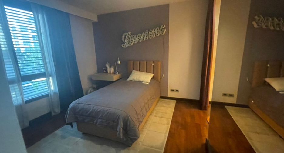 For rent studio townhouse in Watthana, Bangkok
