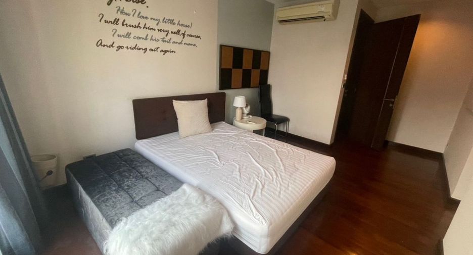 For rent studio townhouse in Watthana, Bangkok