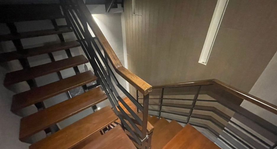 For rent studio townhouse in Watthana, Bangkok