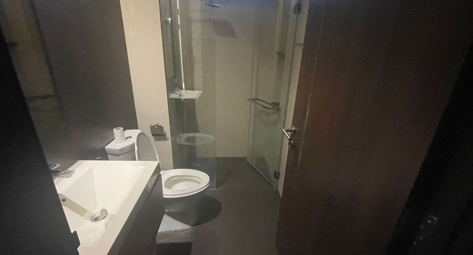 For rent studio townhouse in Watthana, Bangkok
