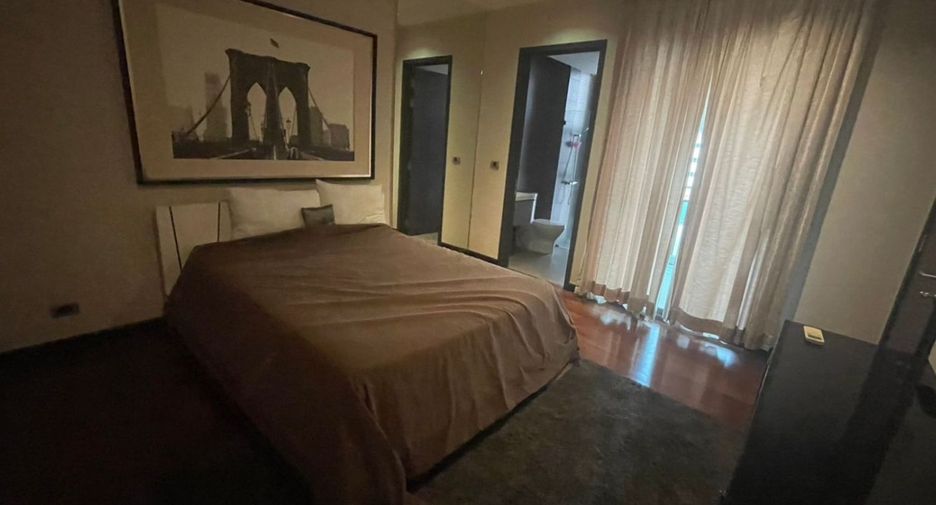 For rent studio townhouse in Watthana, Bangkok