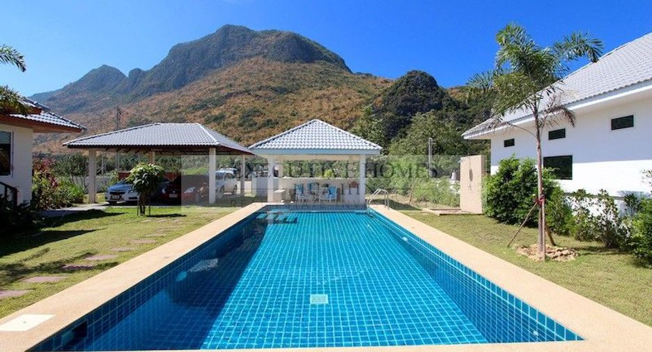 For sale 3 bed apartment in Sam Roi Yot, Prachuap Khiri Khan