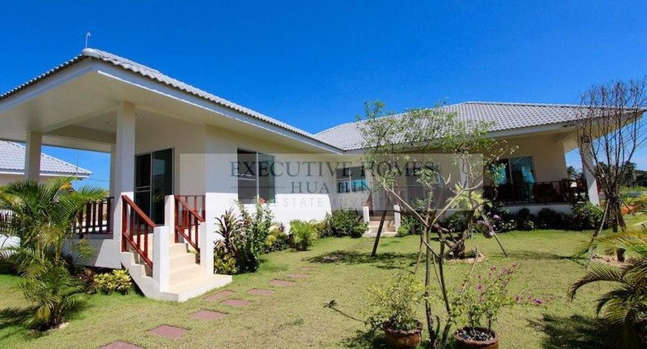 For sale 3 bed apartment in Sam Roi Yot, Prachuap Khiri Khan