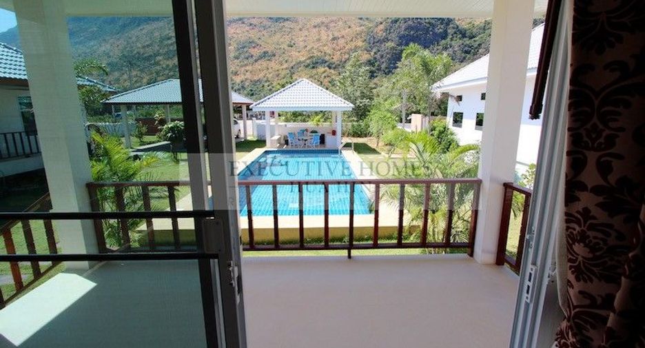 For sale 3 bed apartment in Sam Roi Yot, Prachuap Khiri Khan