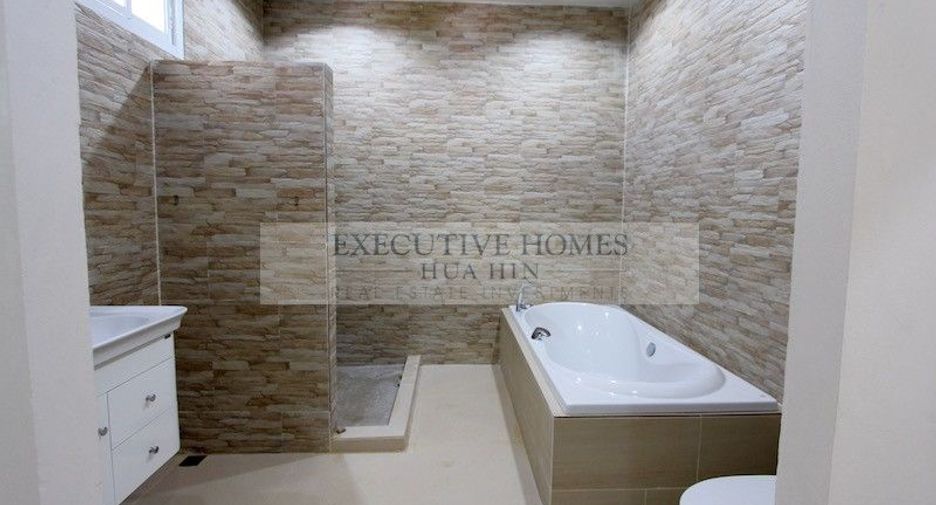 For sale 3 bed apartment in Sam Roi Yot, Prachuap Khiri Khan