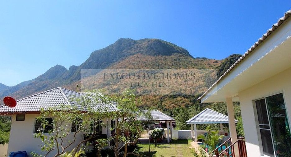 For sale 3 bed apartment in Sam Roi Yot, Prachuap Khiri Khan