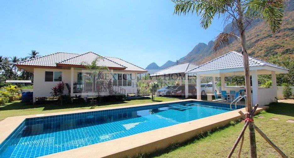 For sale 3 bed apartment in Sam Roi Yot, Prachuap Khiri Khan