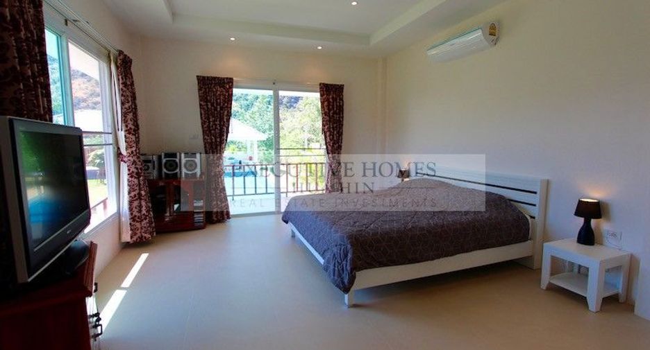 For sale 3 bed apartment in Sam Roi Yot, Prachuap Khiri Khan