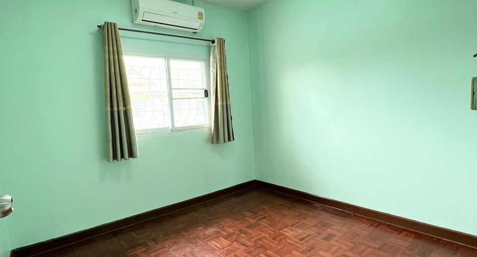 For sale 3 bed house in Bang Nam Priao, Chachoengsao