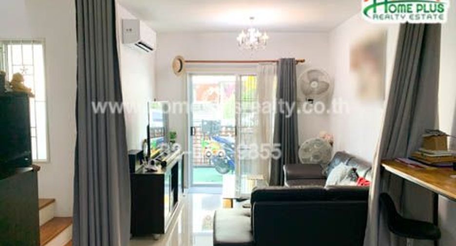 Reihenhaus zum Kauf mit 3 Zimmer in Mueang Pathum Thani, Pathum Thani