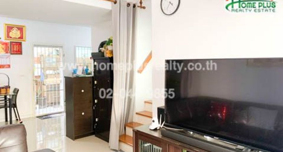 Reihenhaus zum Kauf mit 3 Zimmer in Mueang Pathum Thani, Pathum Thani