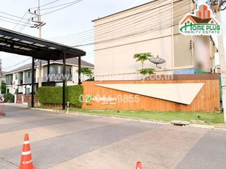 Casa adosada en venta de 3 habitaciones en Mueang Pathum Thani, Pathum Thani